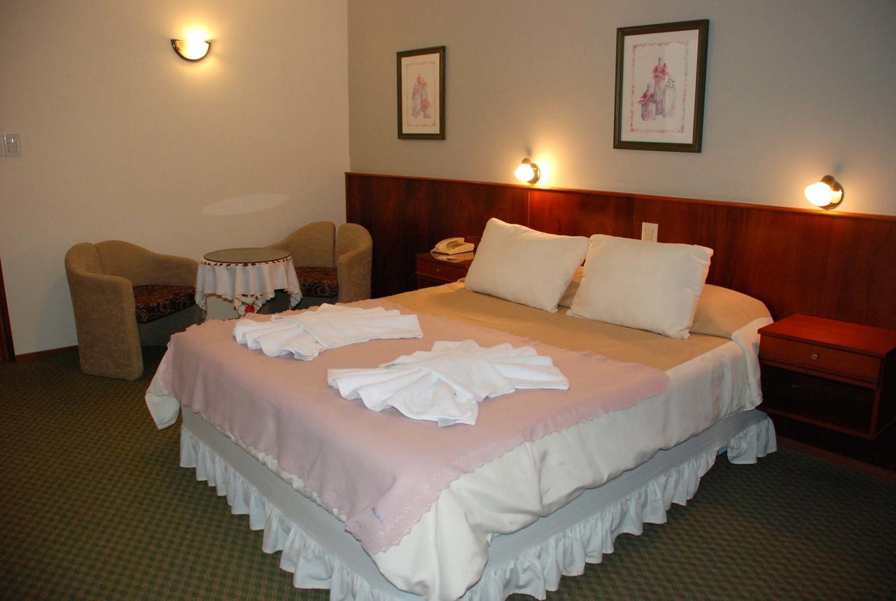 Hotel La Posta Oncativo Esterno foto